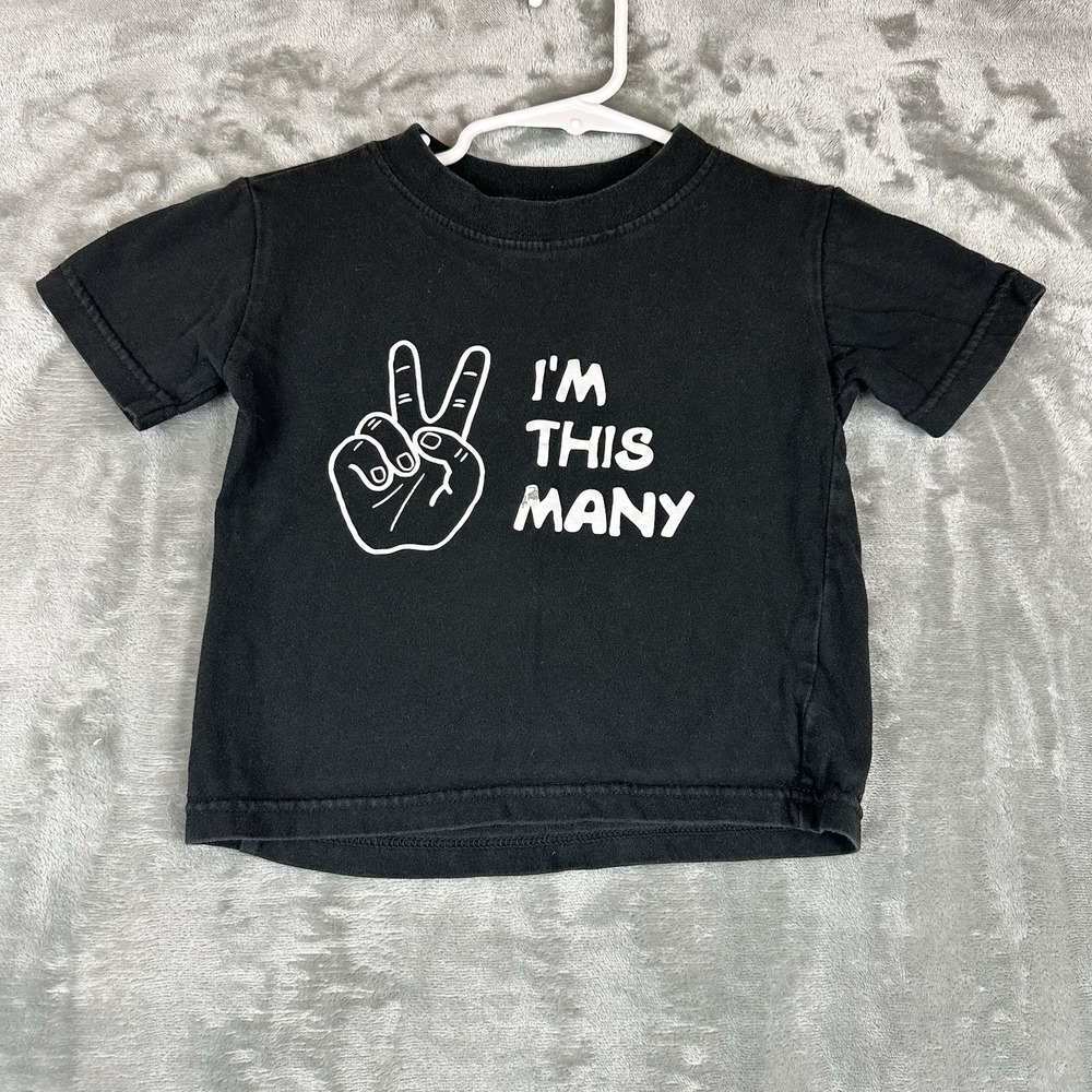 Laughing Giraffe T-Shirt Boys 2T Black "I'm This Many" Graphic Print Cotton